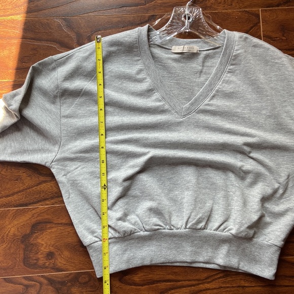 NWOT Heather Grey sweatshirt in size S - Picture 7 of 8